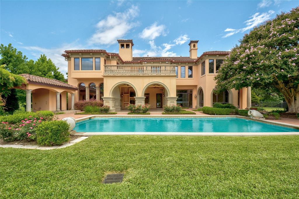 3201 Westlake DR