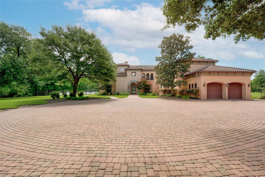 3201 Westlake DR