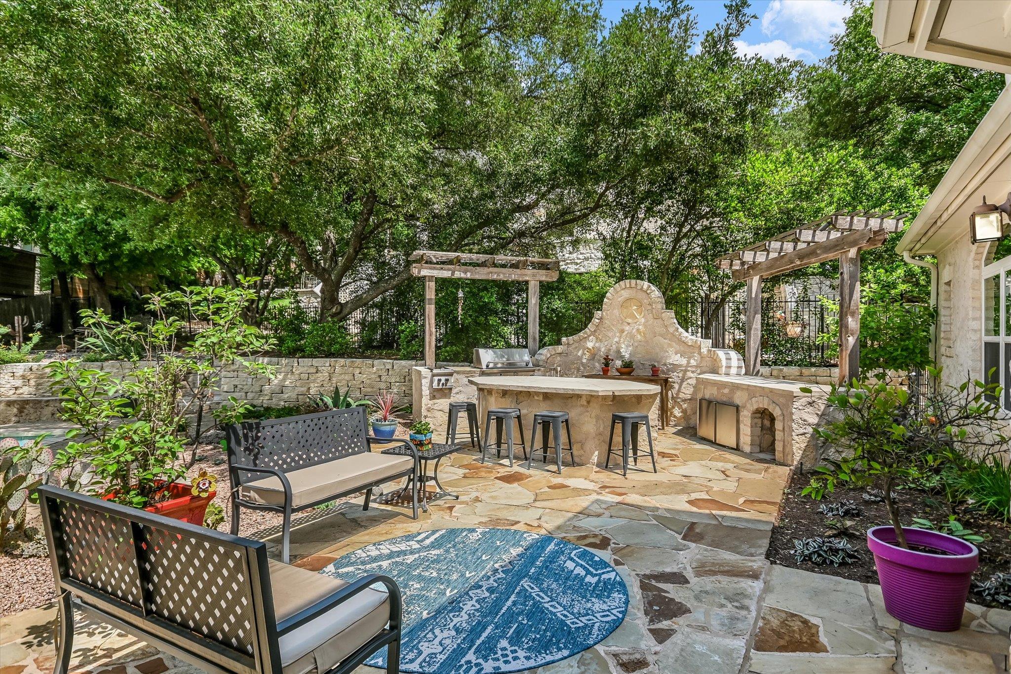 1208 Verdant WAY