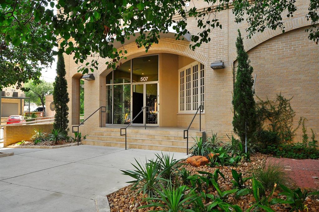 507 Sabine ST # 601