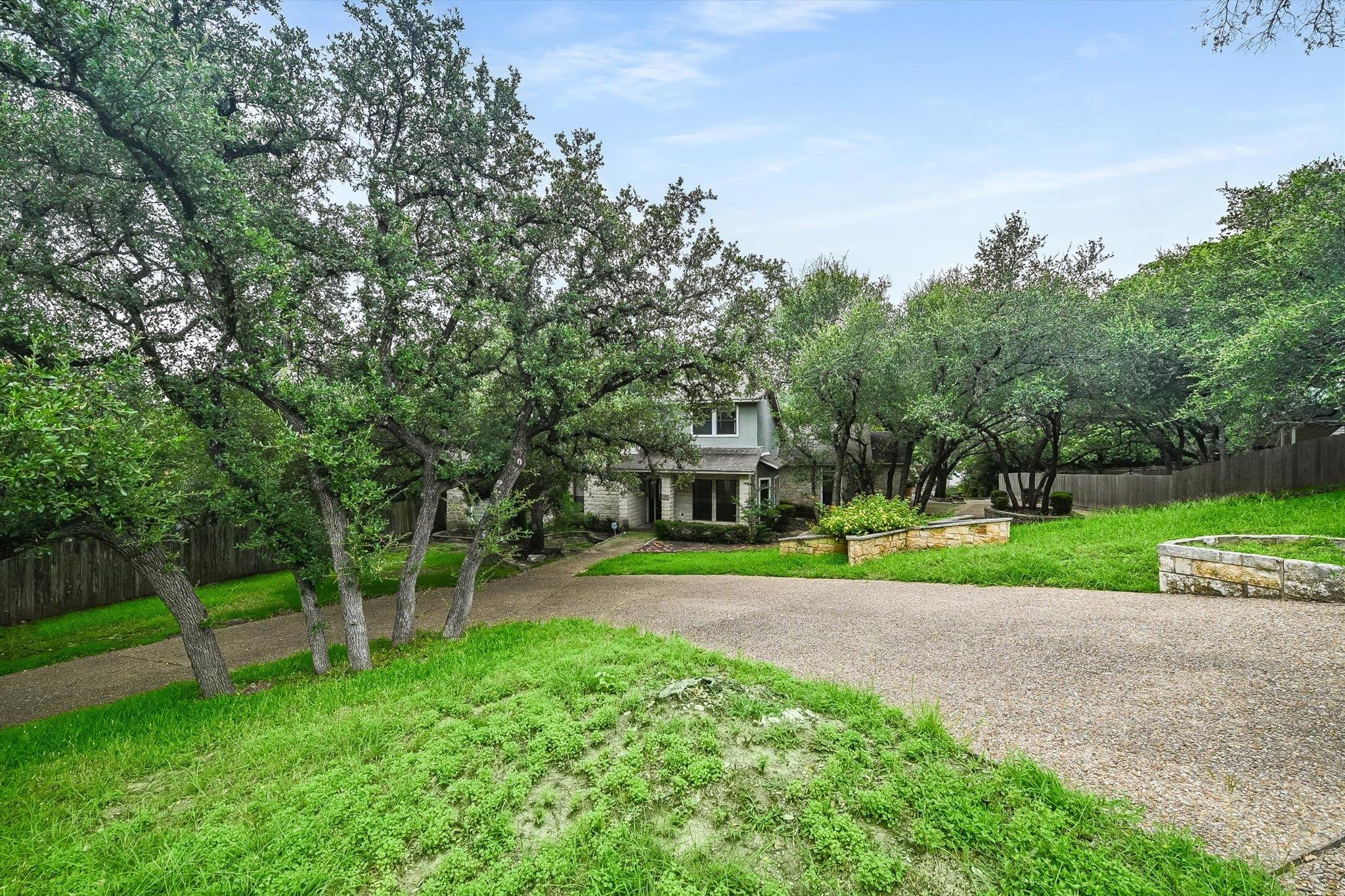4242 Westlake DR