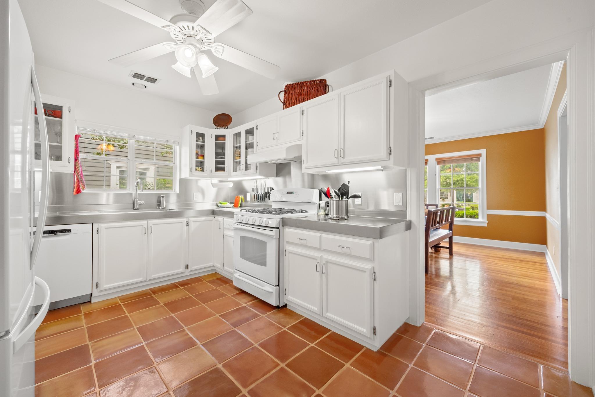 1517 W 29th ST