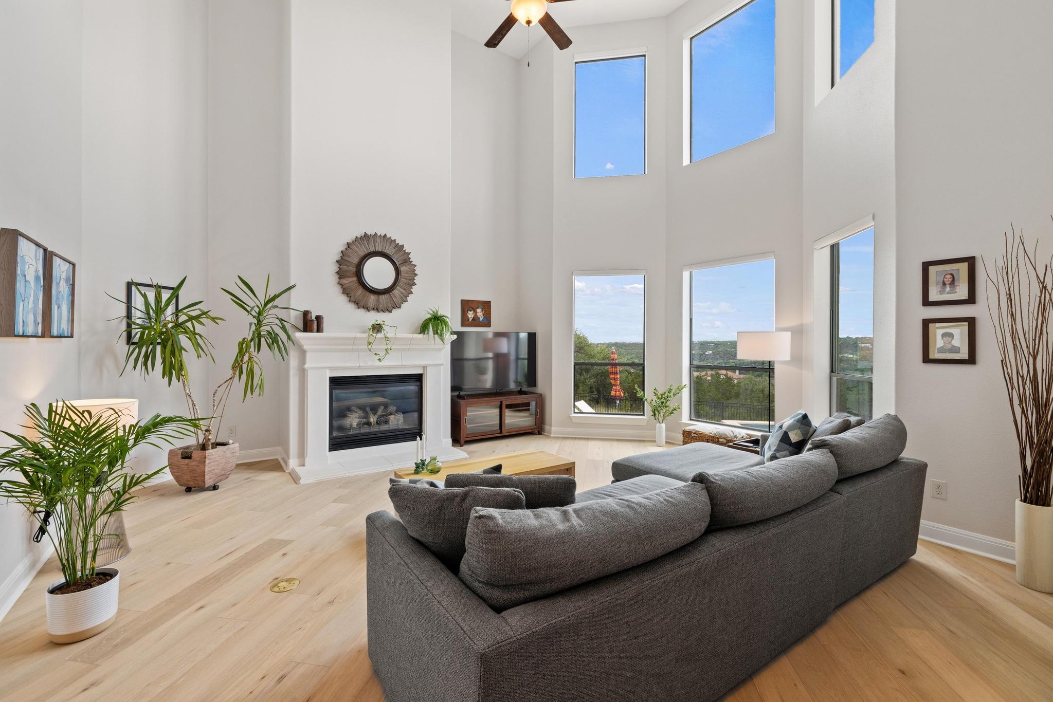 1501 University Club DR