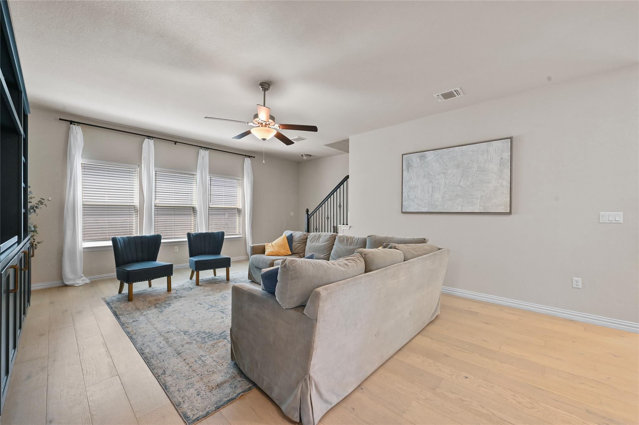8716 Mina DR