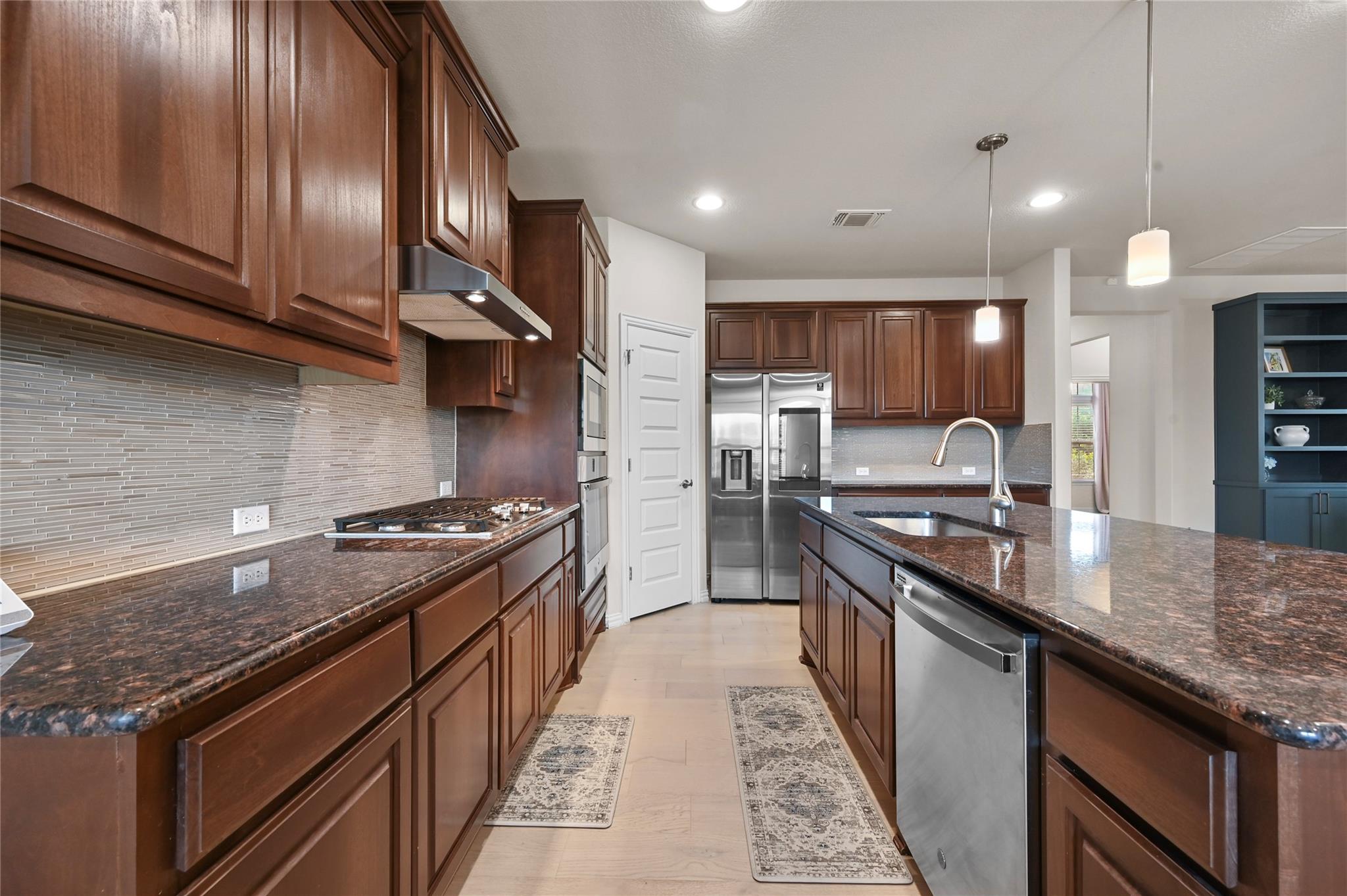 8716 Mina DR
