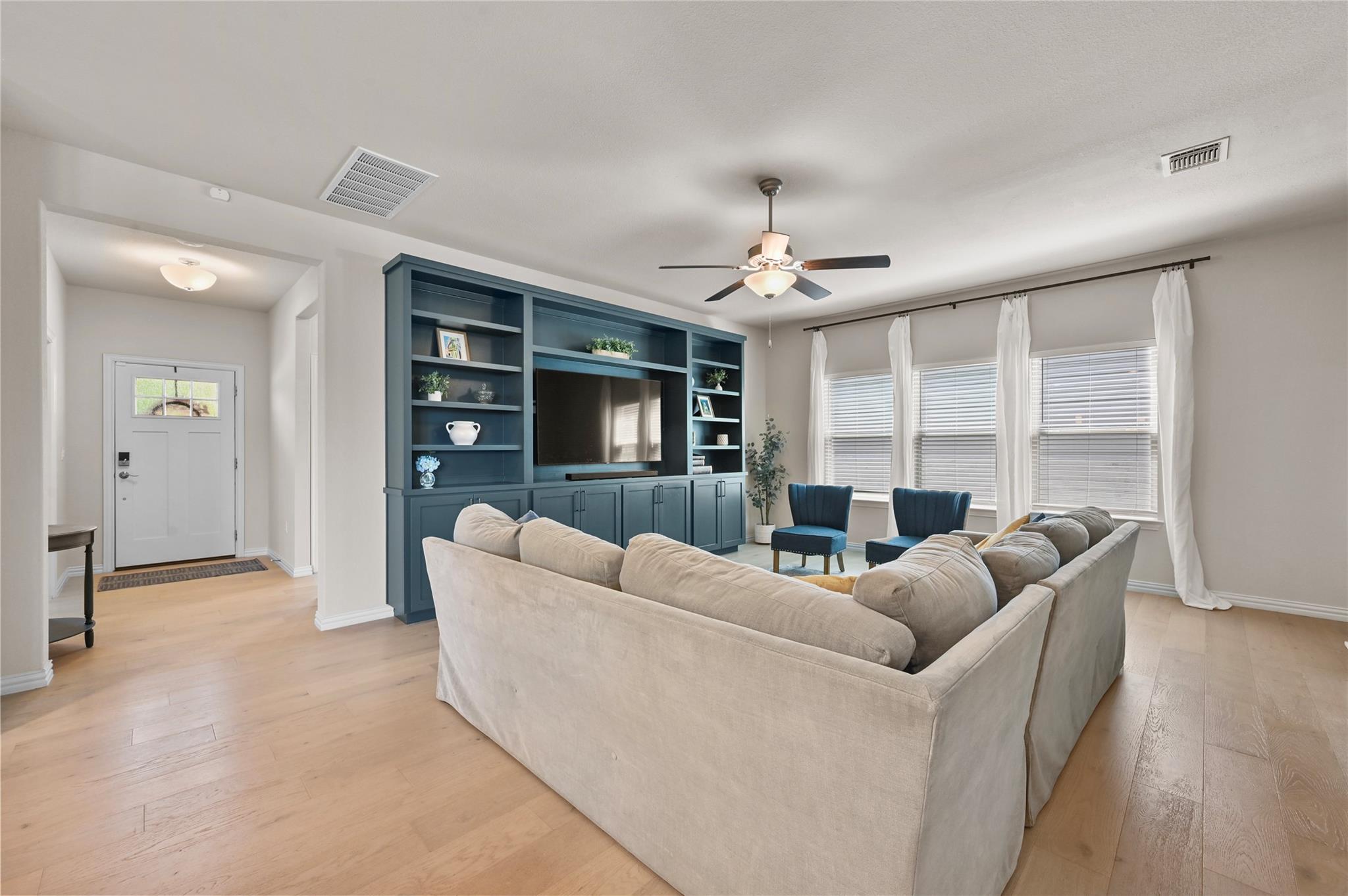 8716 Mina DR