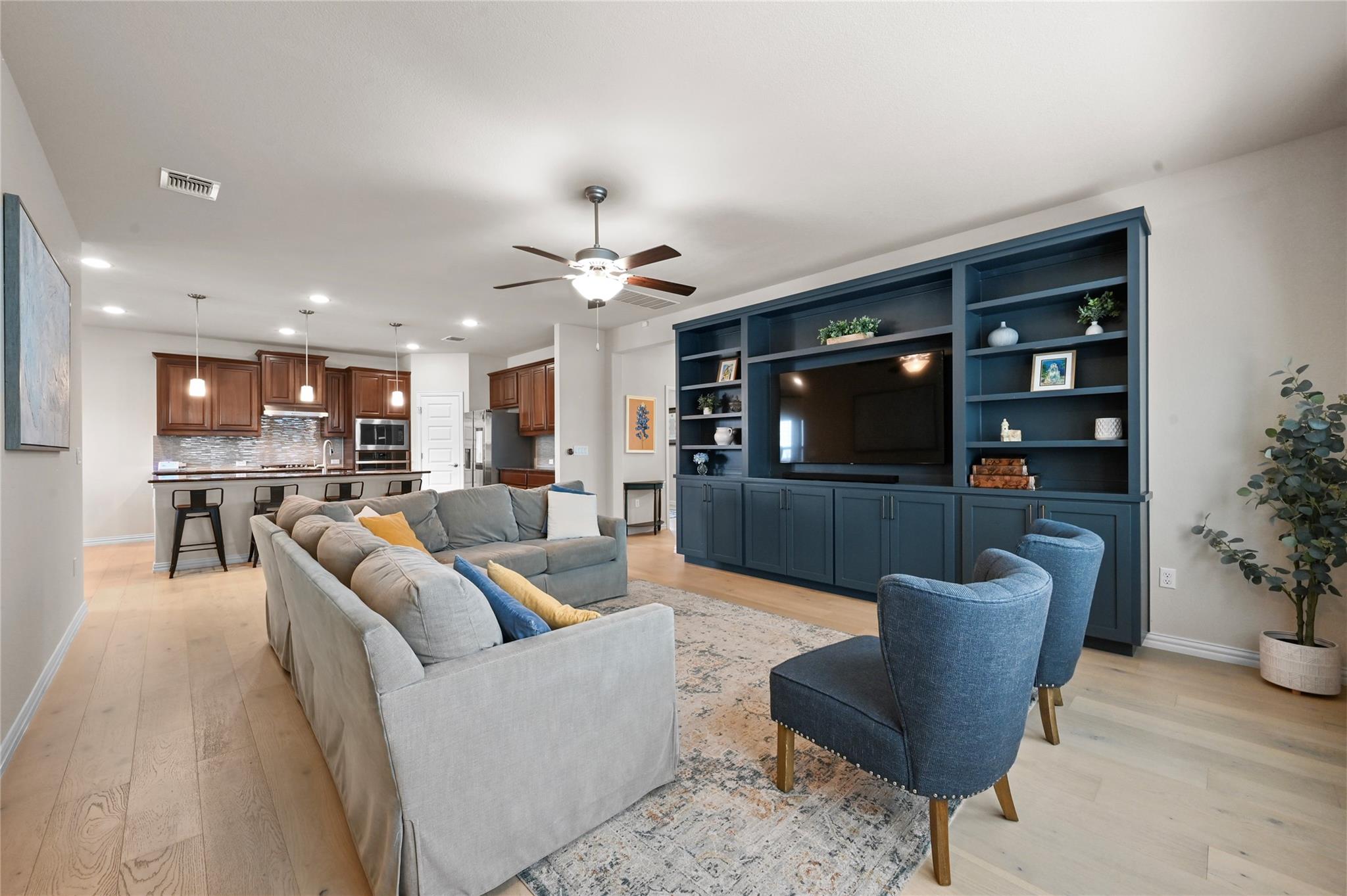 8716 Mina DR