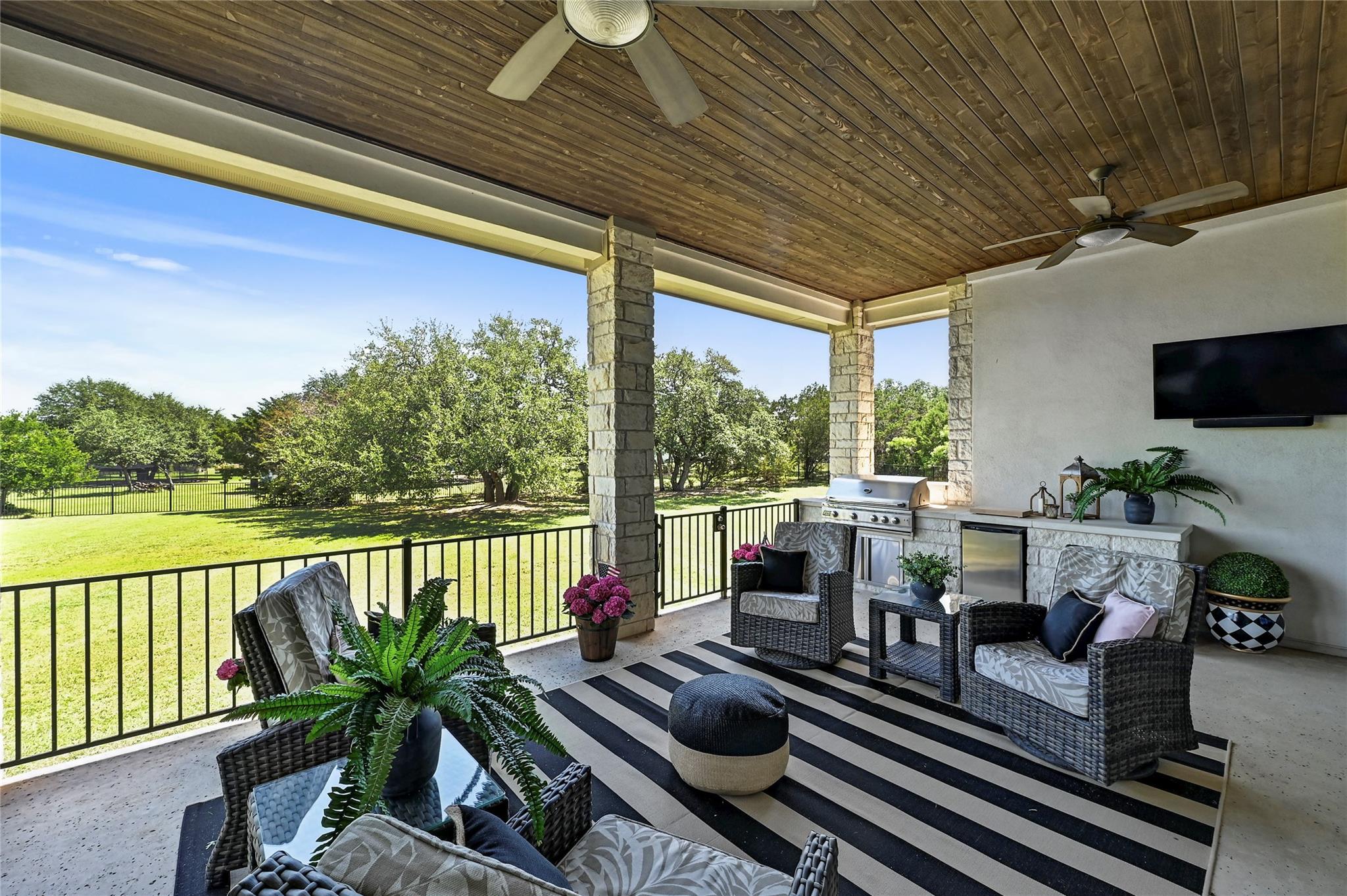 121 Buffalo Speedway DR