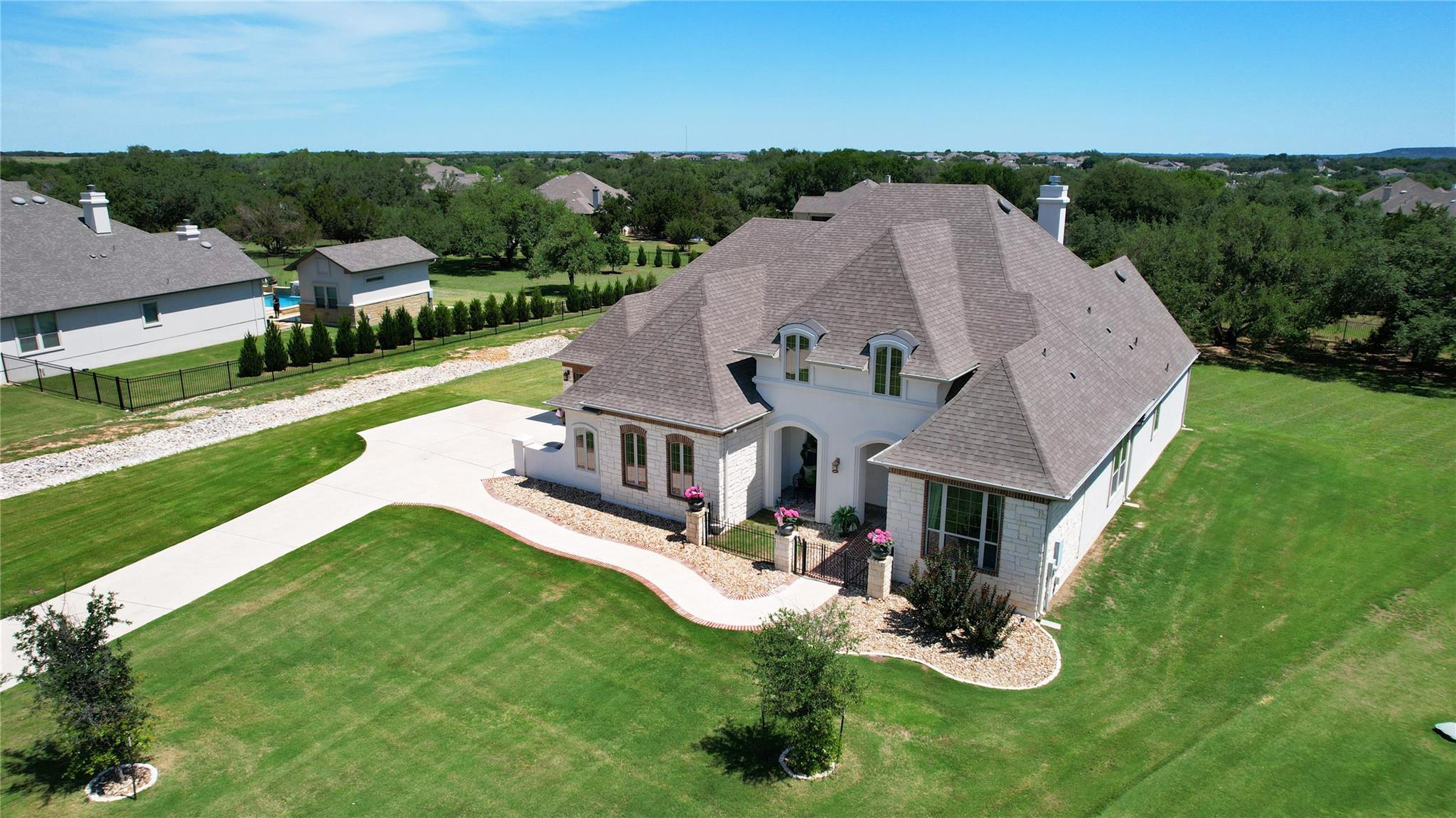 121 Buffalo Speedway DR