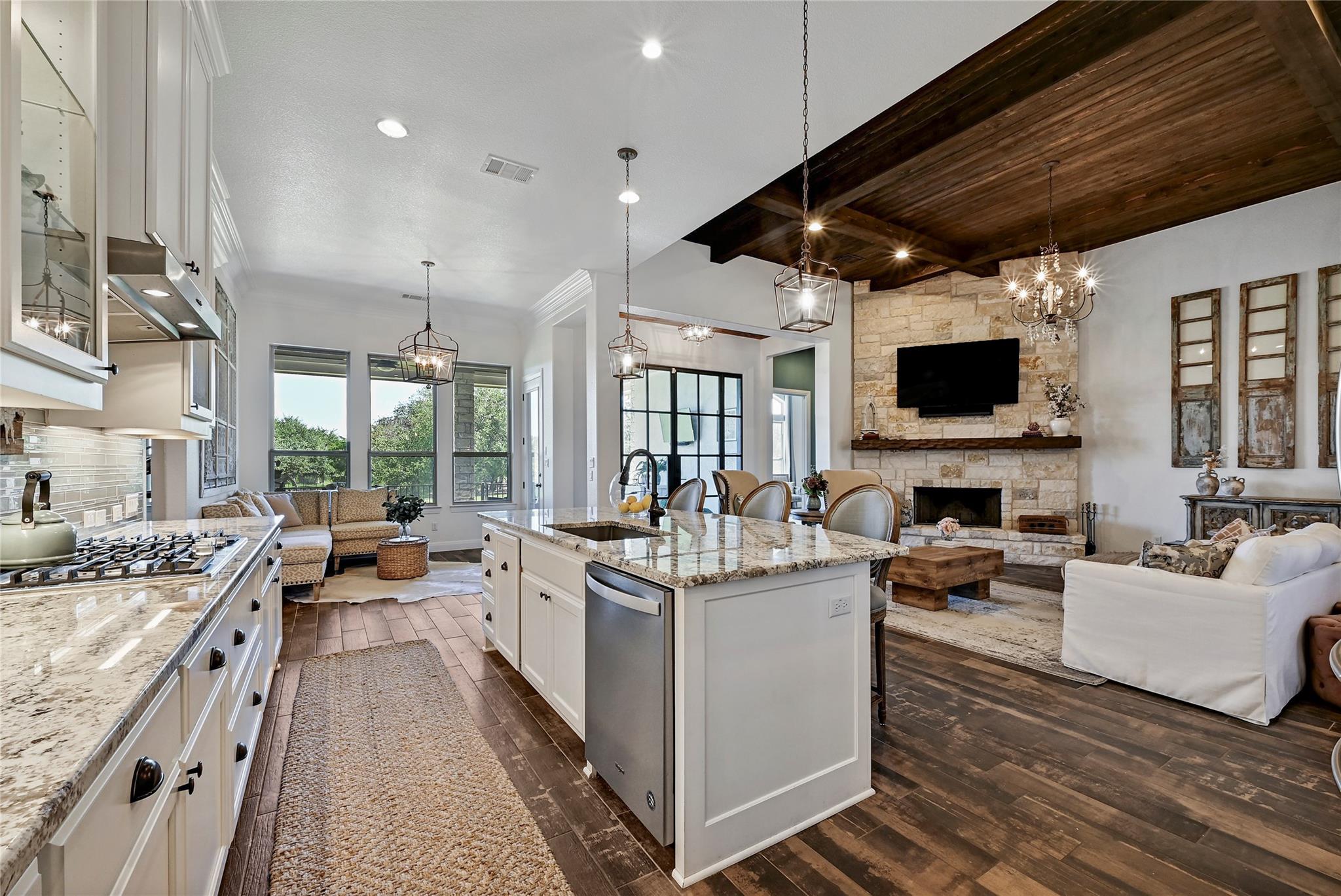 121 Buffalo Speedway DR