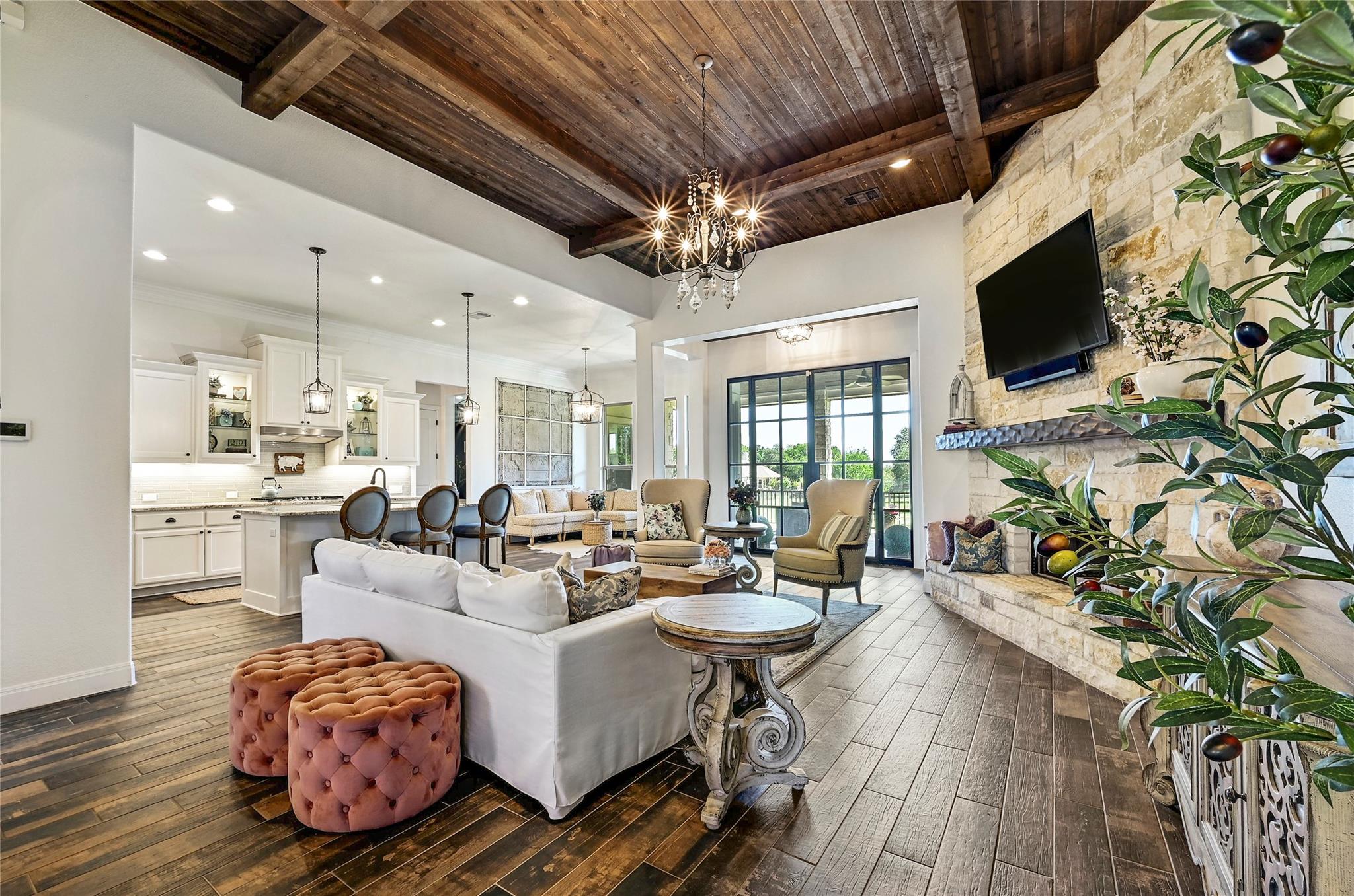 121 Buffalo Speedway DR