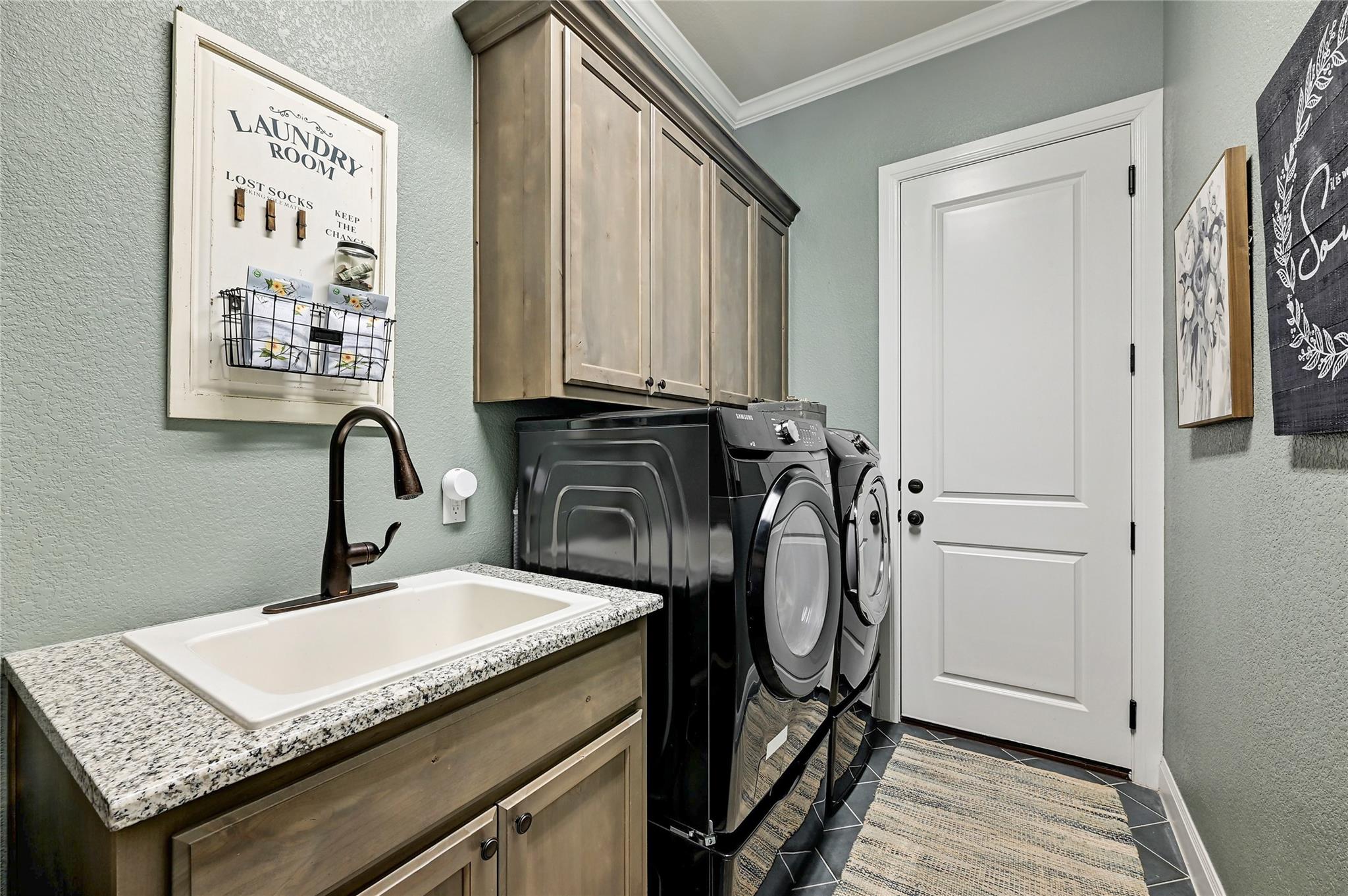 121 Buffalo Speedway DR