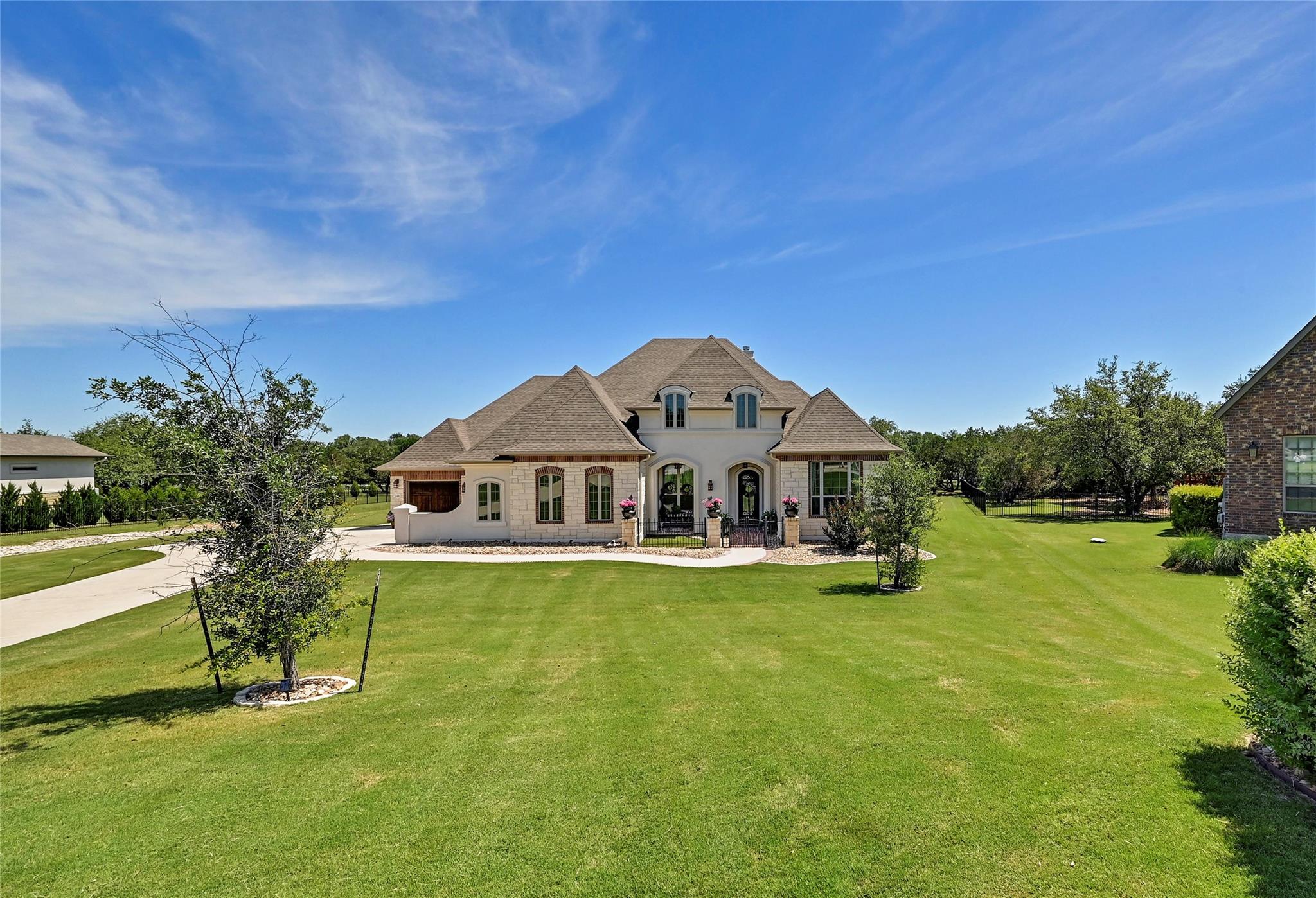 121 Buffalo Speedway DR