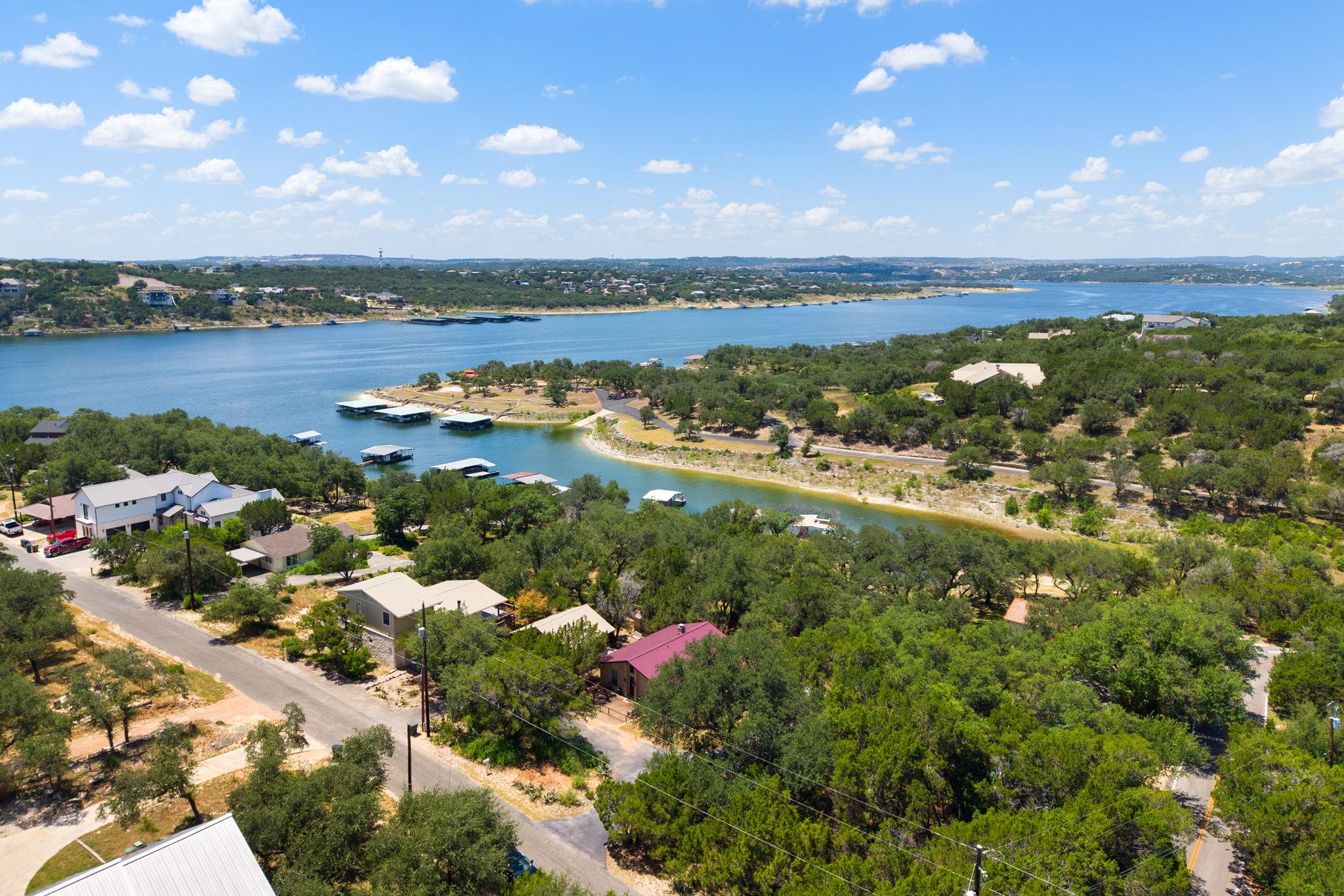 1105 Edgewater DR