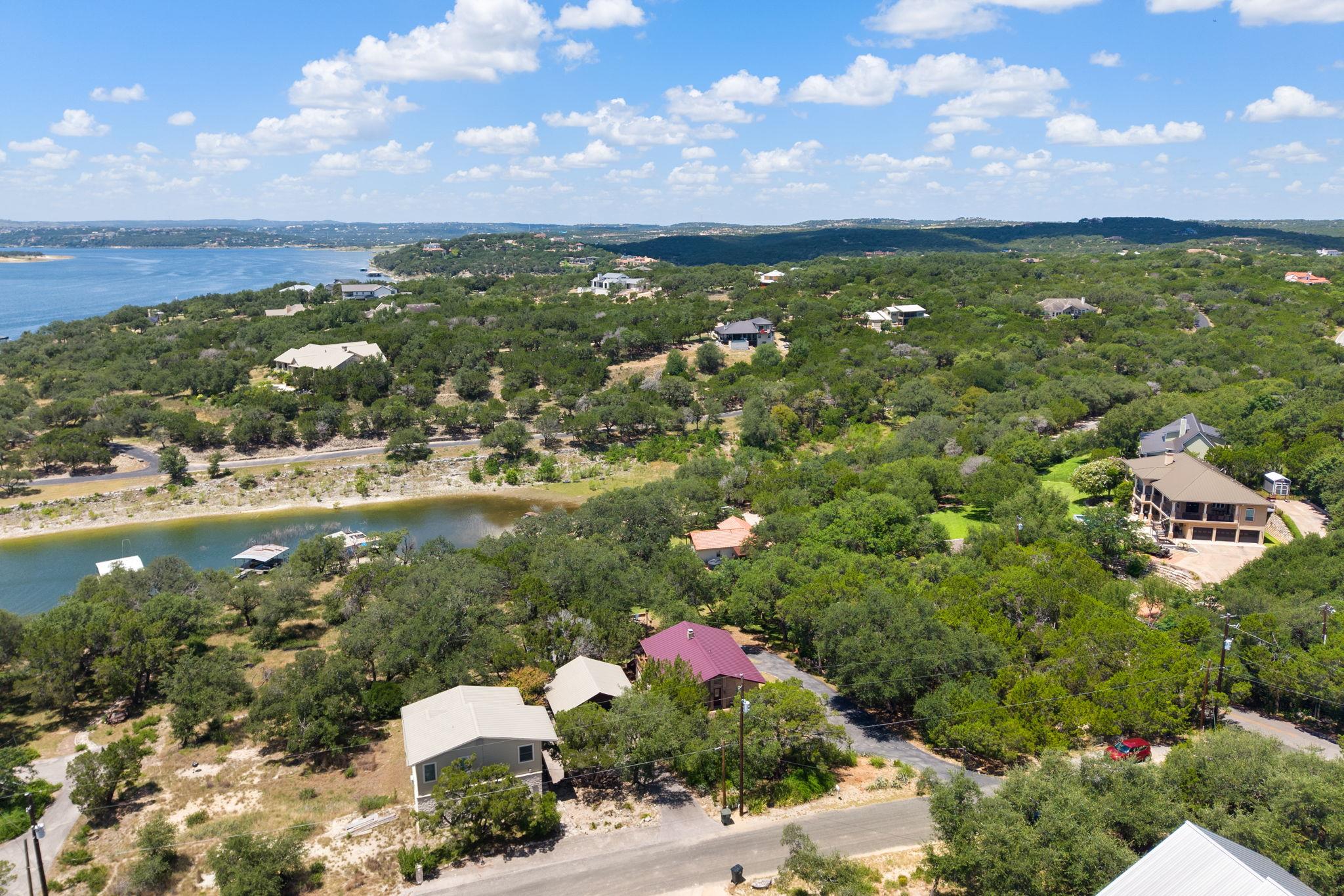 1105 Edgewater DR