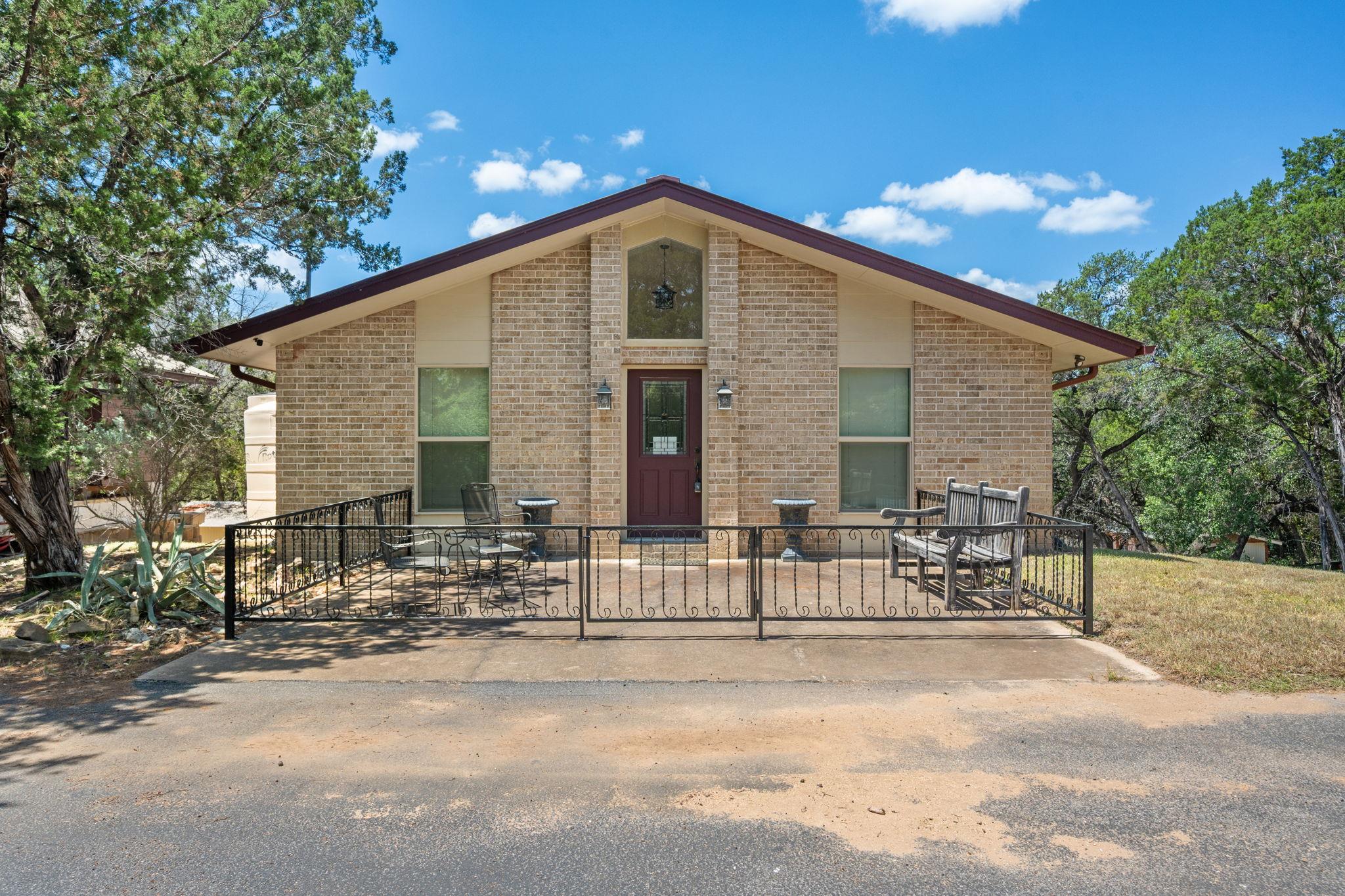 1105 Edgewater DR