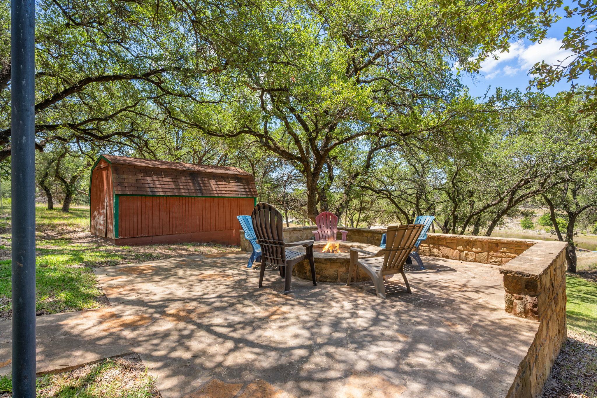 1105 Edgewater DR