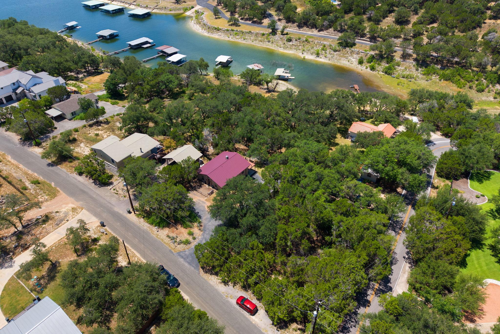 1105 Edgewater DR