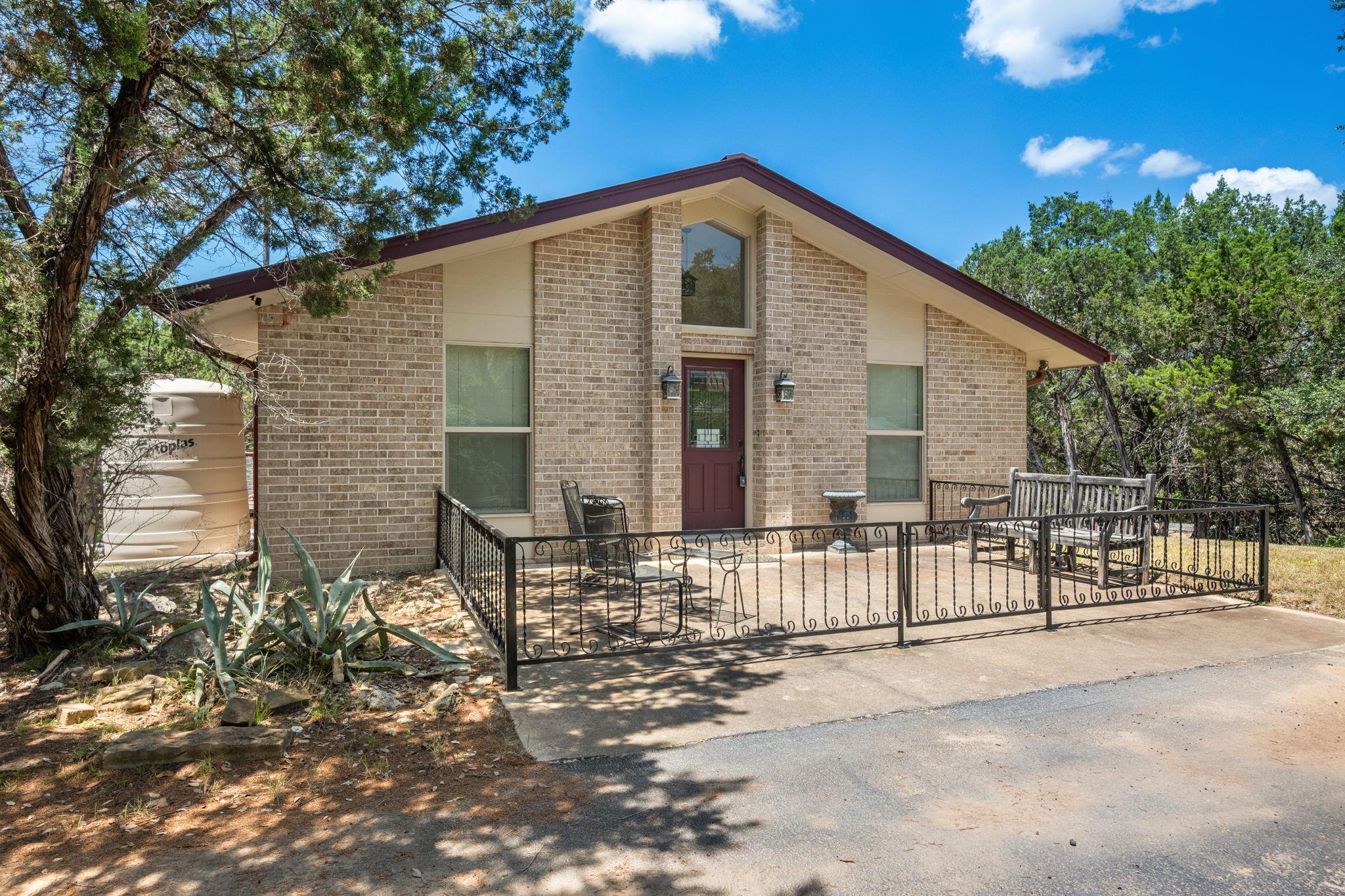 1105 Edgewater DR