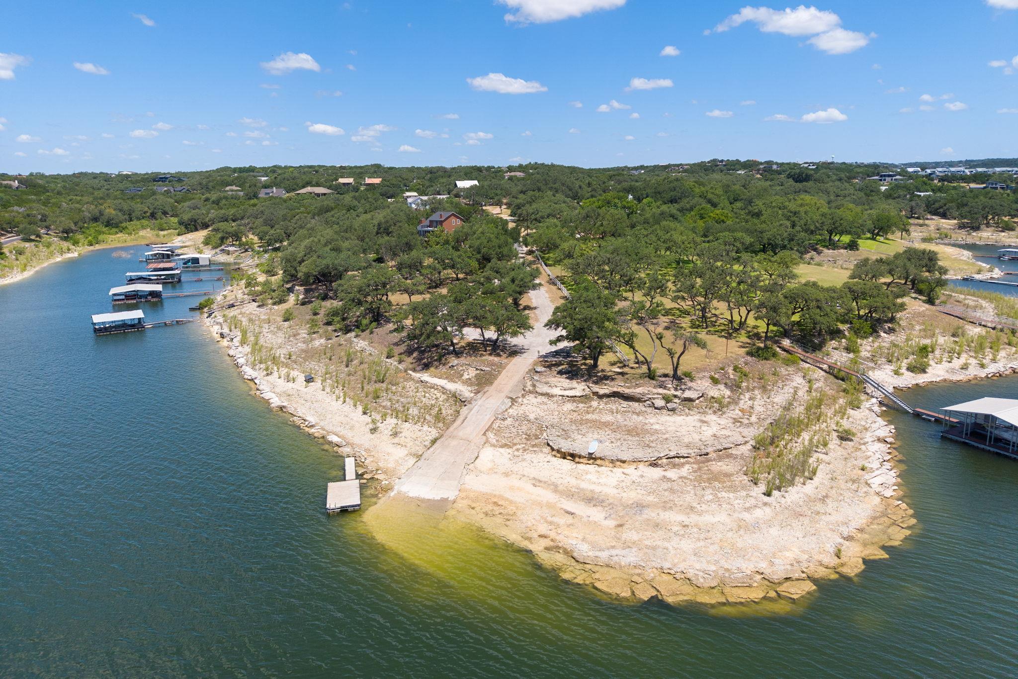 1105 Edgewater DR