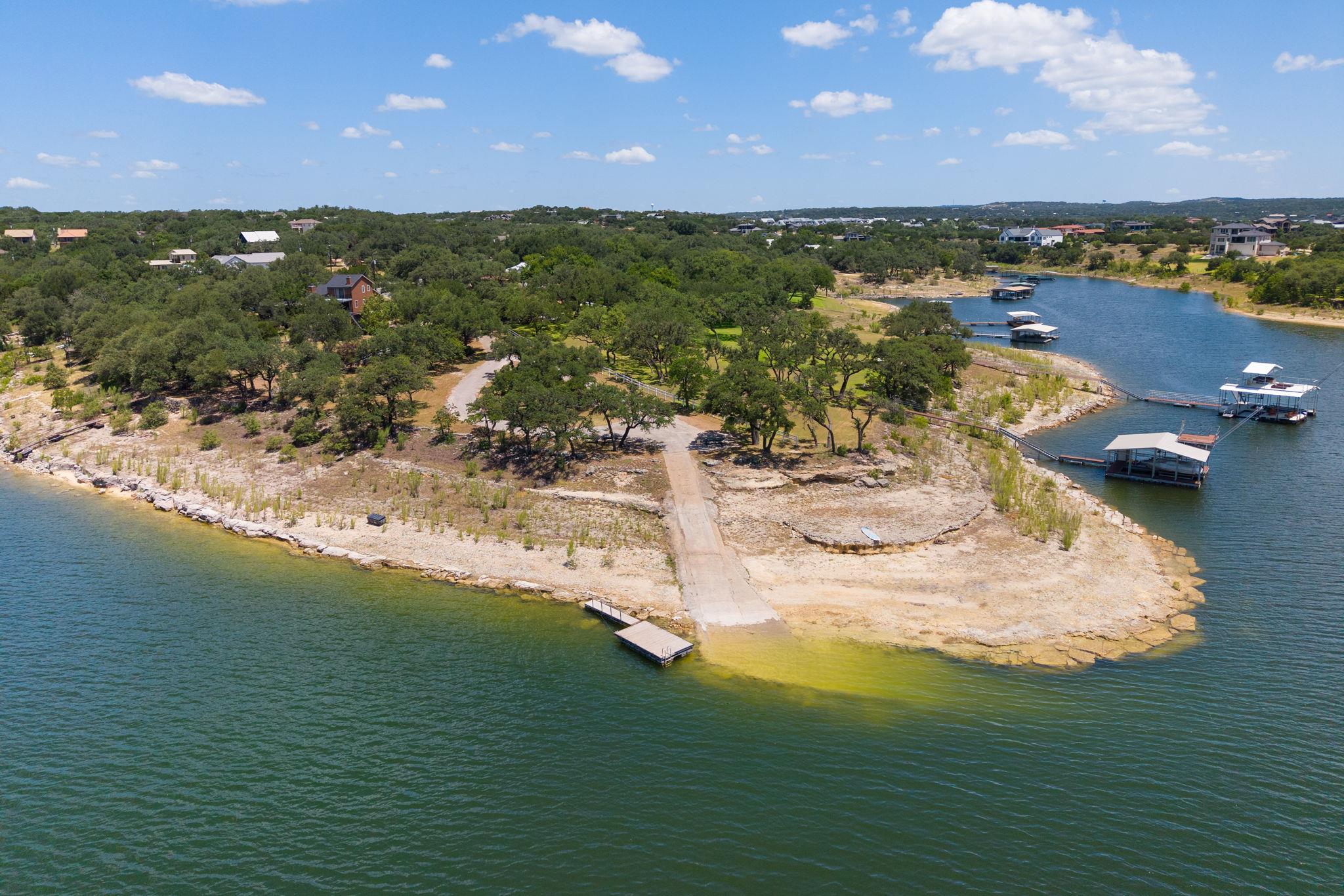1105 Edgewater DR