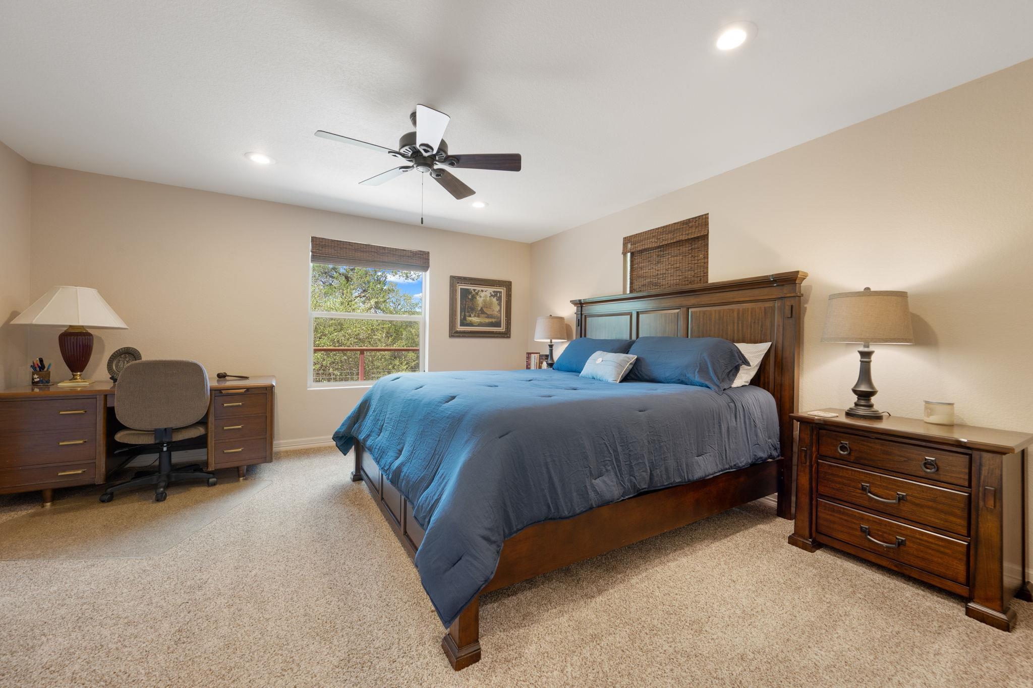 1105 Edgewater DR