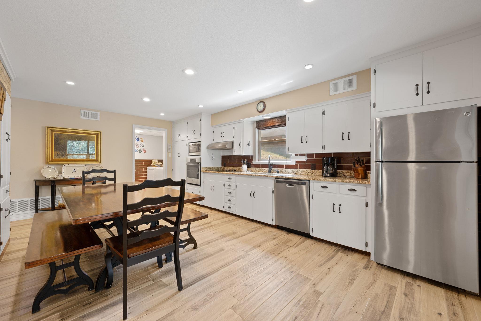 1105 Edgewater DR