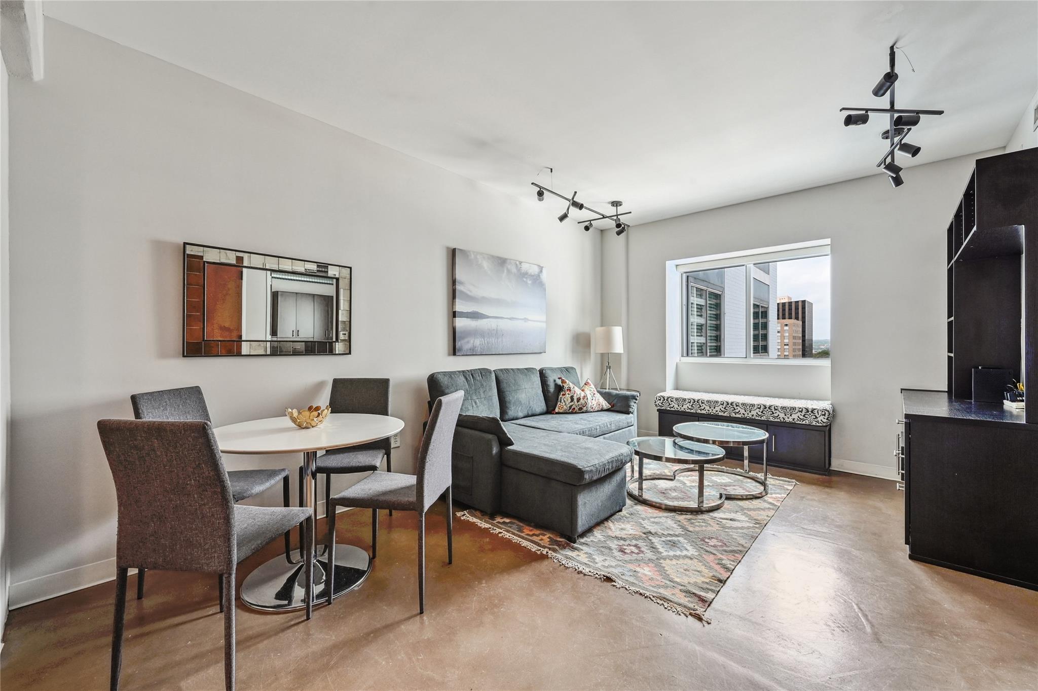 800 Brazos ST # 1111