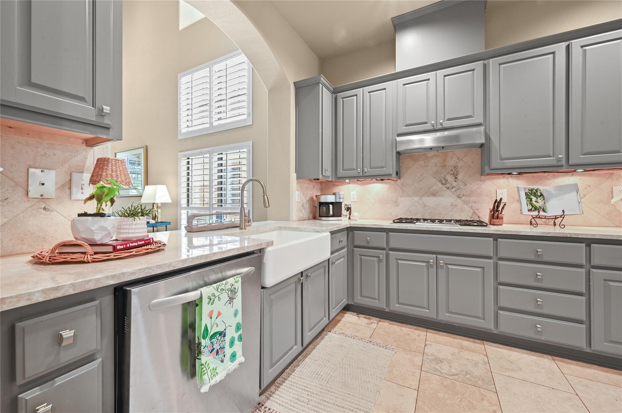 7800 Southwest PKWY # 1612