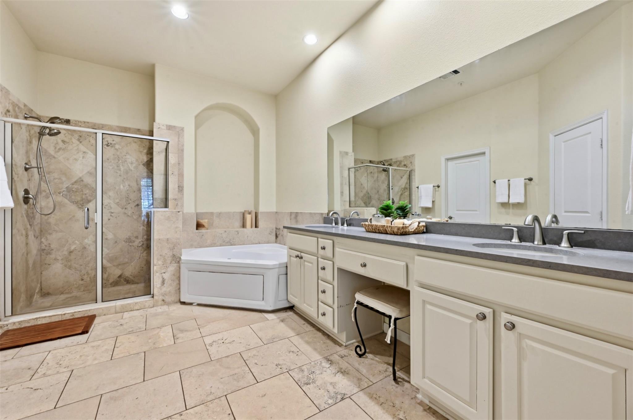 7800 Southwest PKWY # 1612