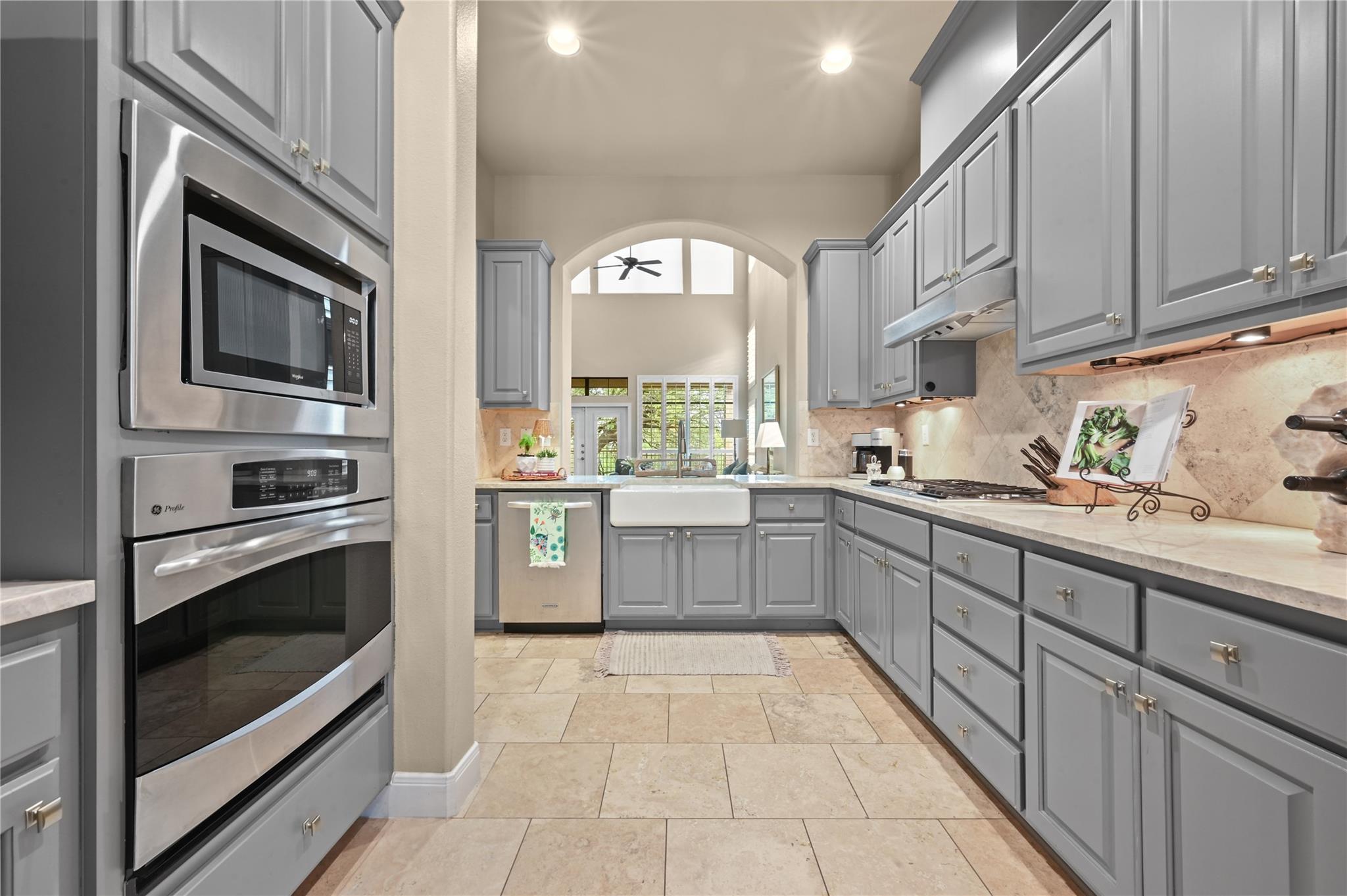 7800 Southwest PKWY # 1612