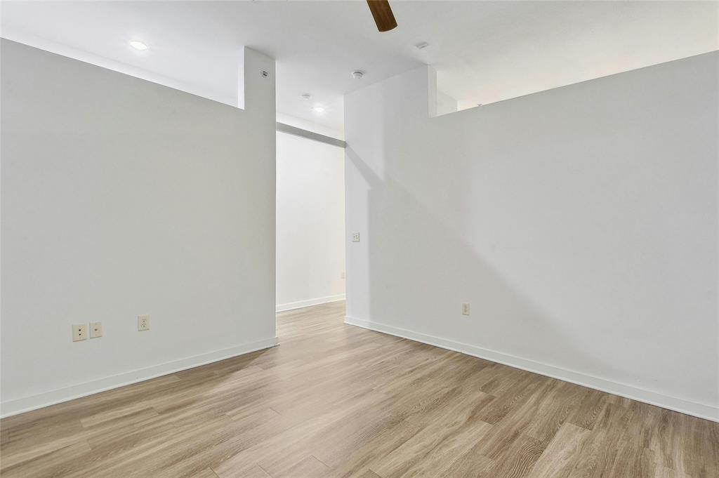 1900 Barton Springs RD # 1042