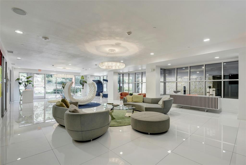 1900 Barton Springs RD # 1042