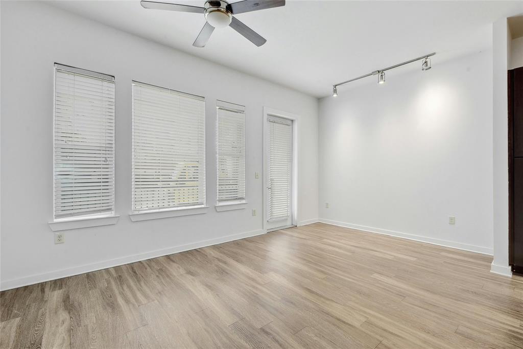 1900 Barton Springs RD # 1042