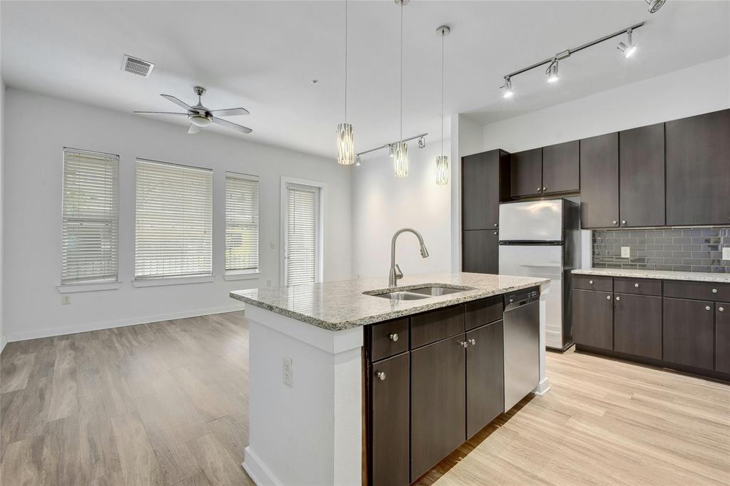 1900 Barton Springs RD # 1042