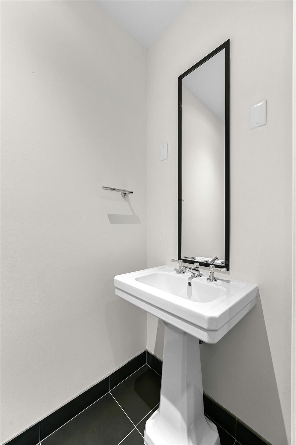 200 Congress Ave # 24B