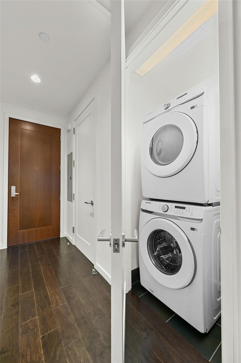 200 Congress Ave # 24B