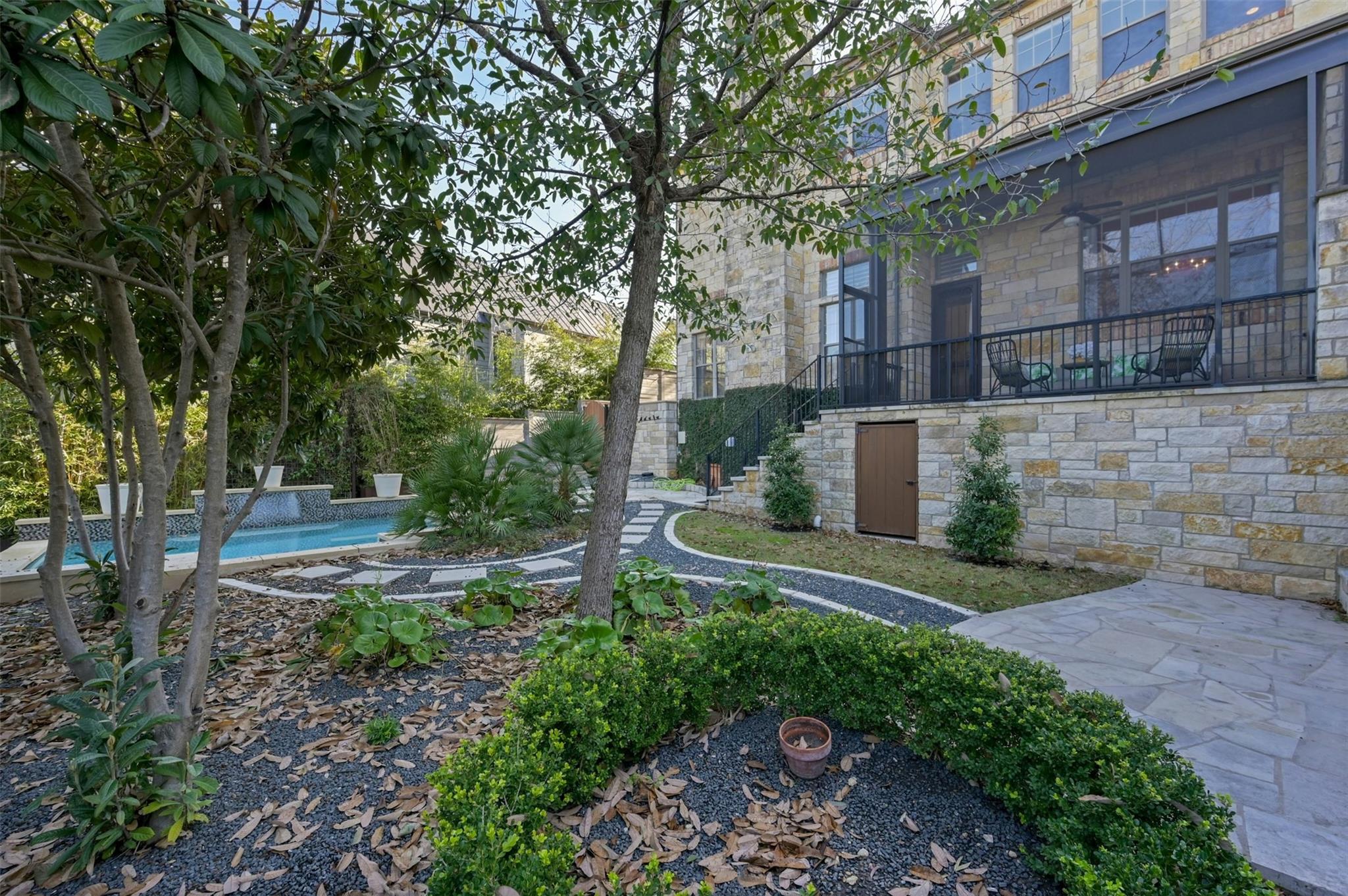 2304 Hartford RD # B