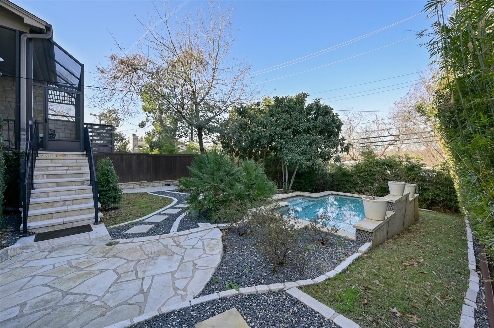 2304 Hartford RD # B