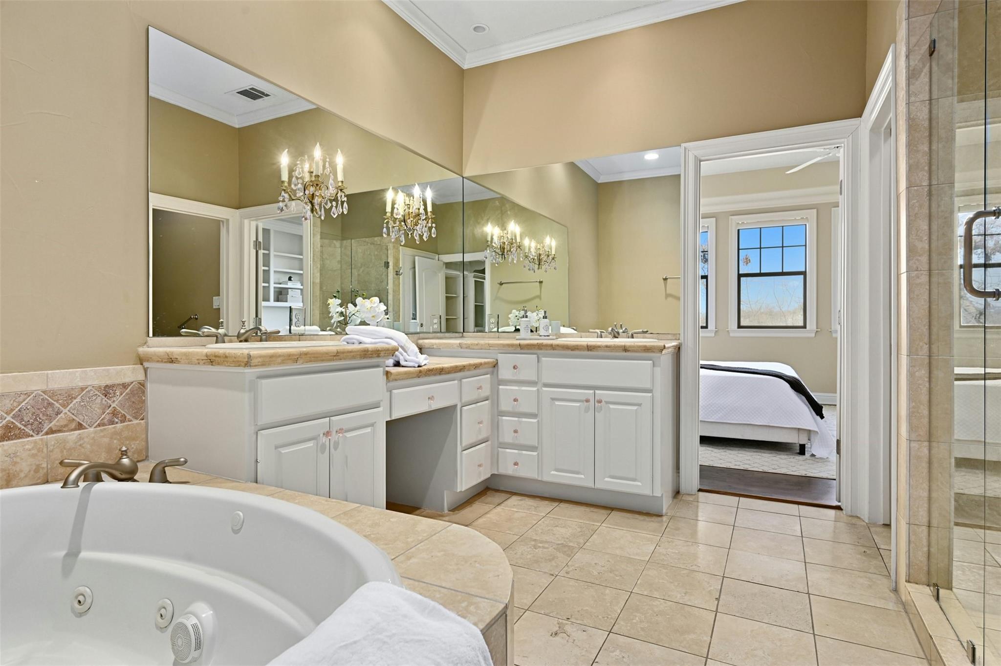 2304 Hartford RD # B