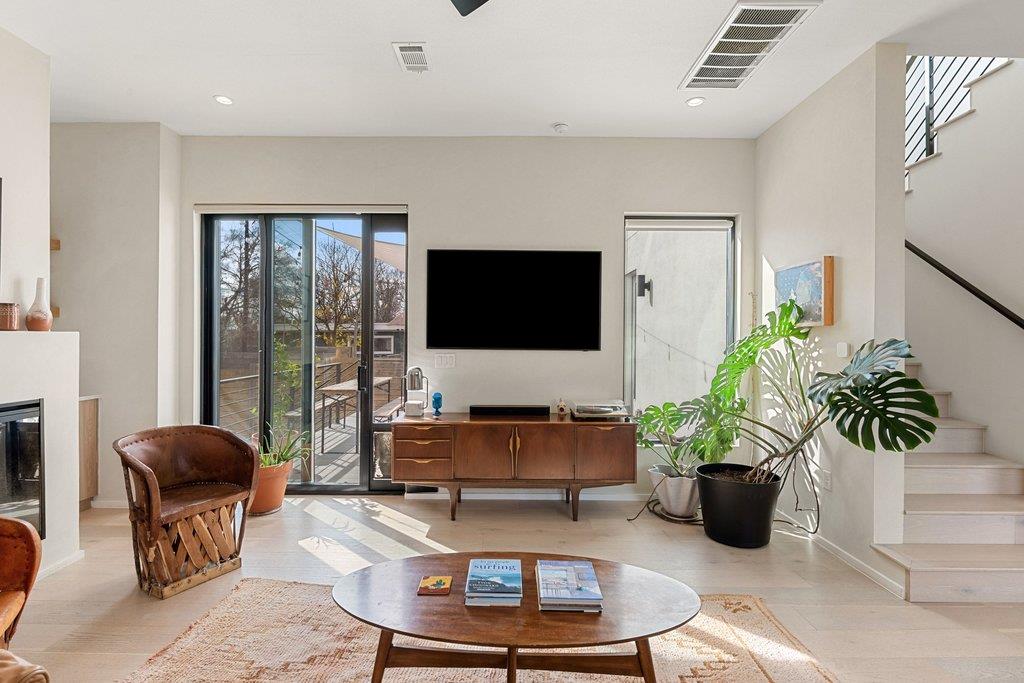 4717 Mount Vernon DR # A