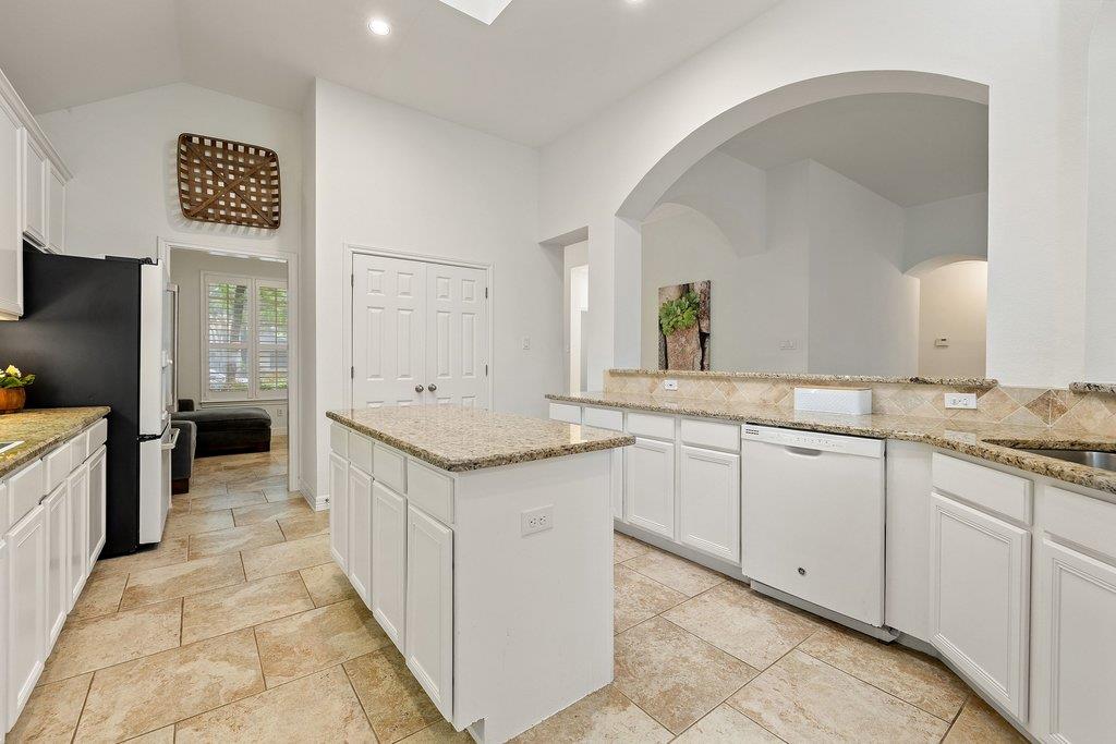100 Brentwood DR