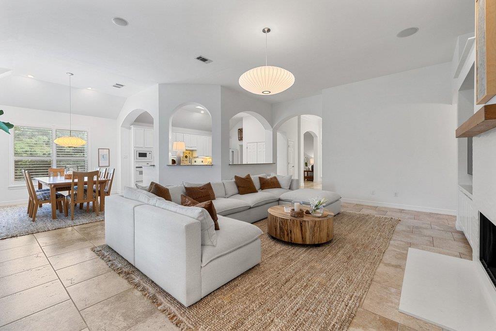 100 Brentwood DR
