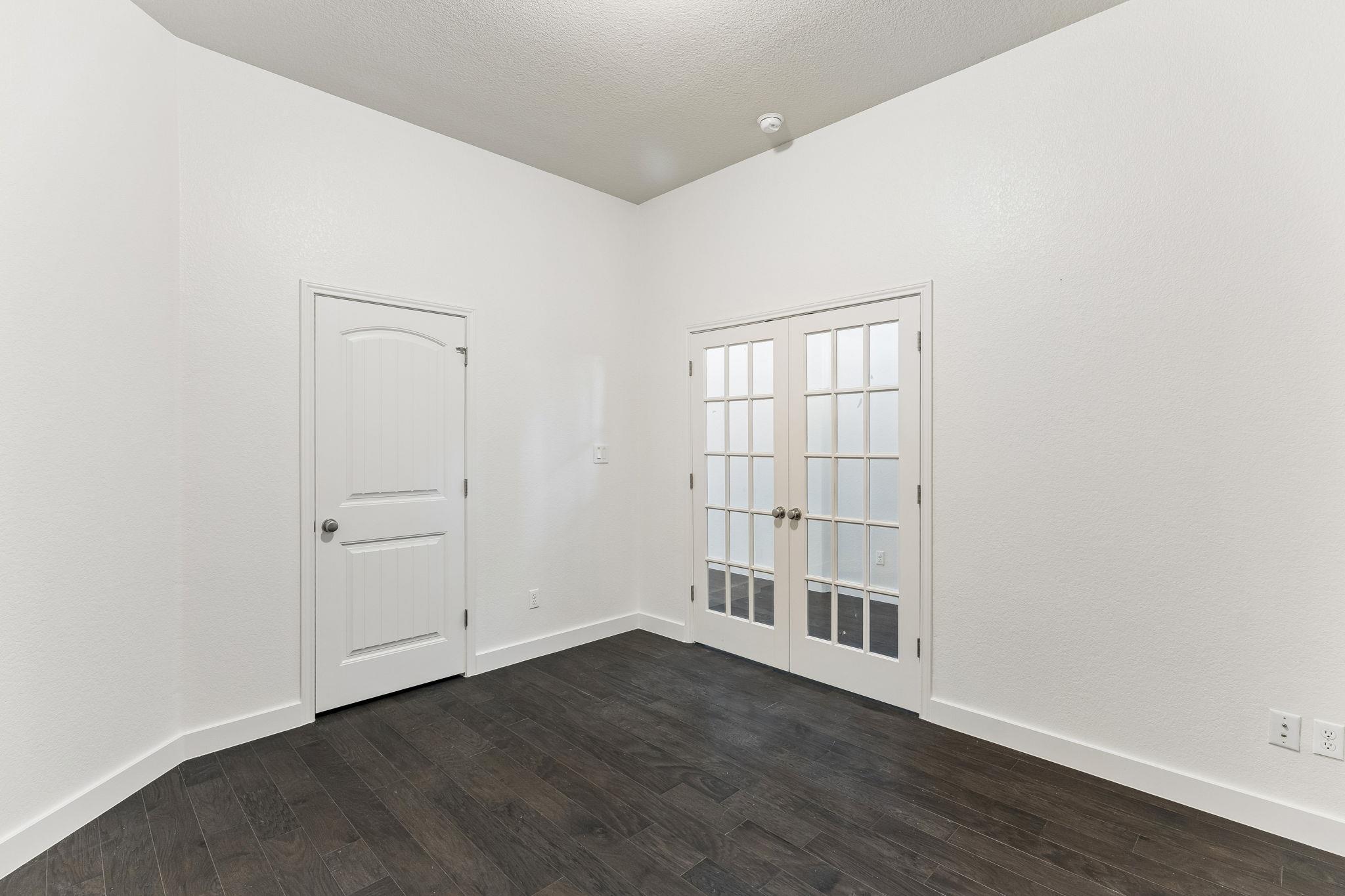 2604 Lou Hollow PL