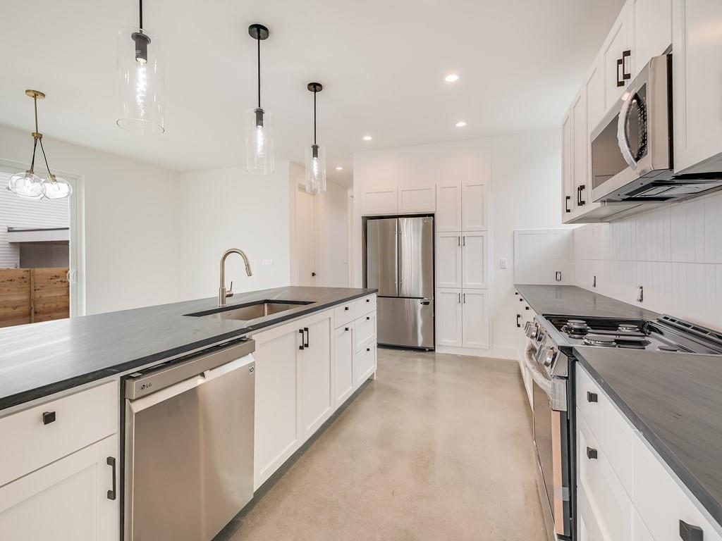 7006 Bennett Ave # 1