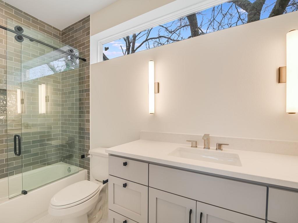 7006 Bennett Ave # 1