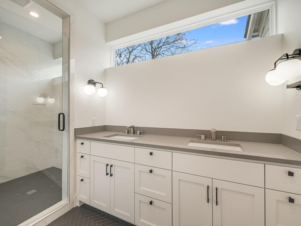 7006 Bennett Ave # 1