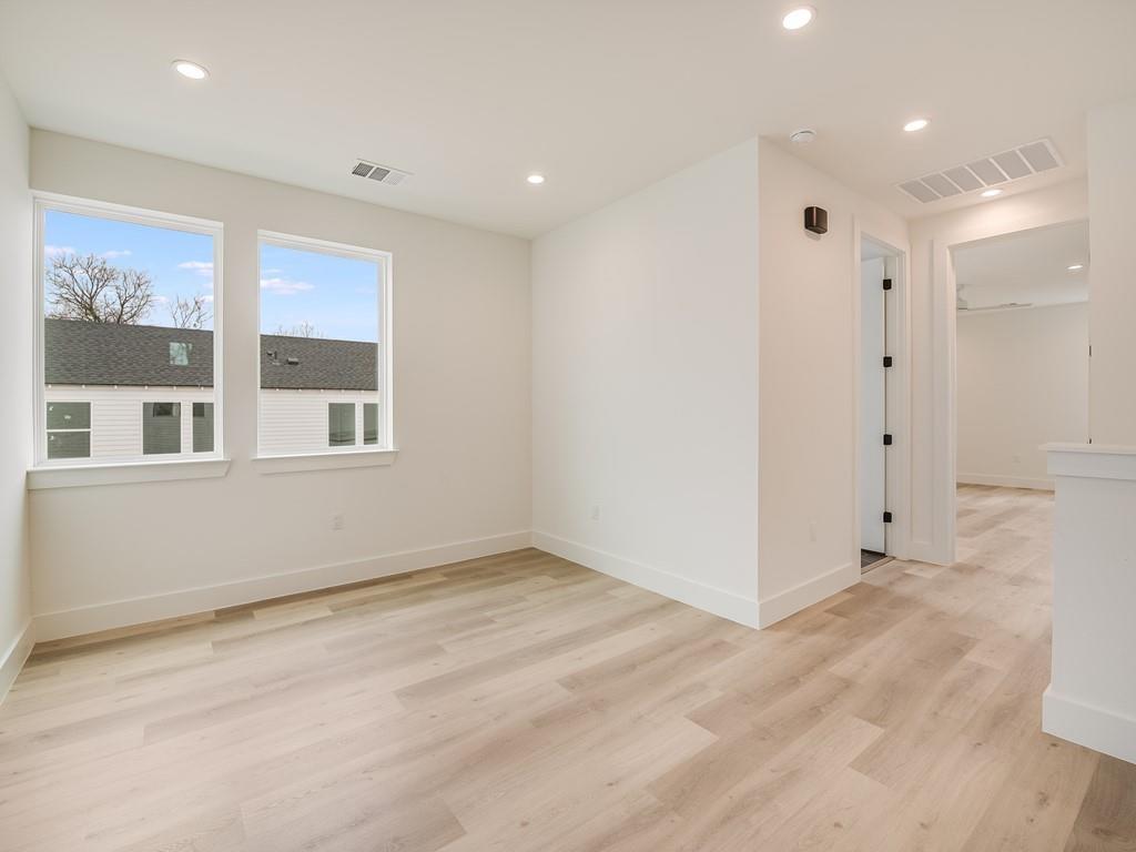 7006 Bennett Ave # 1