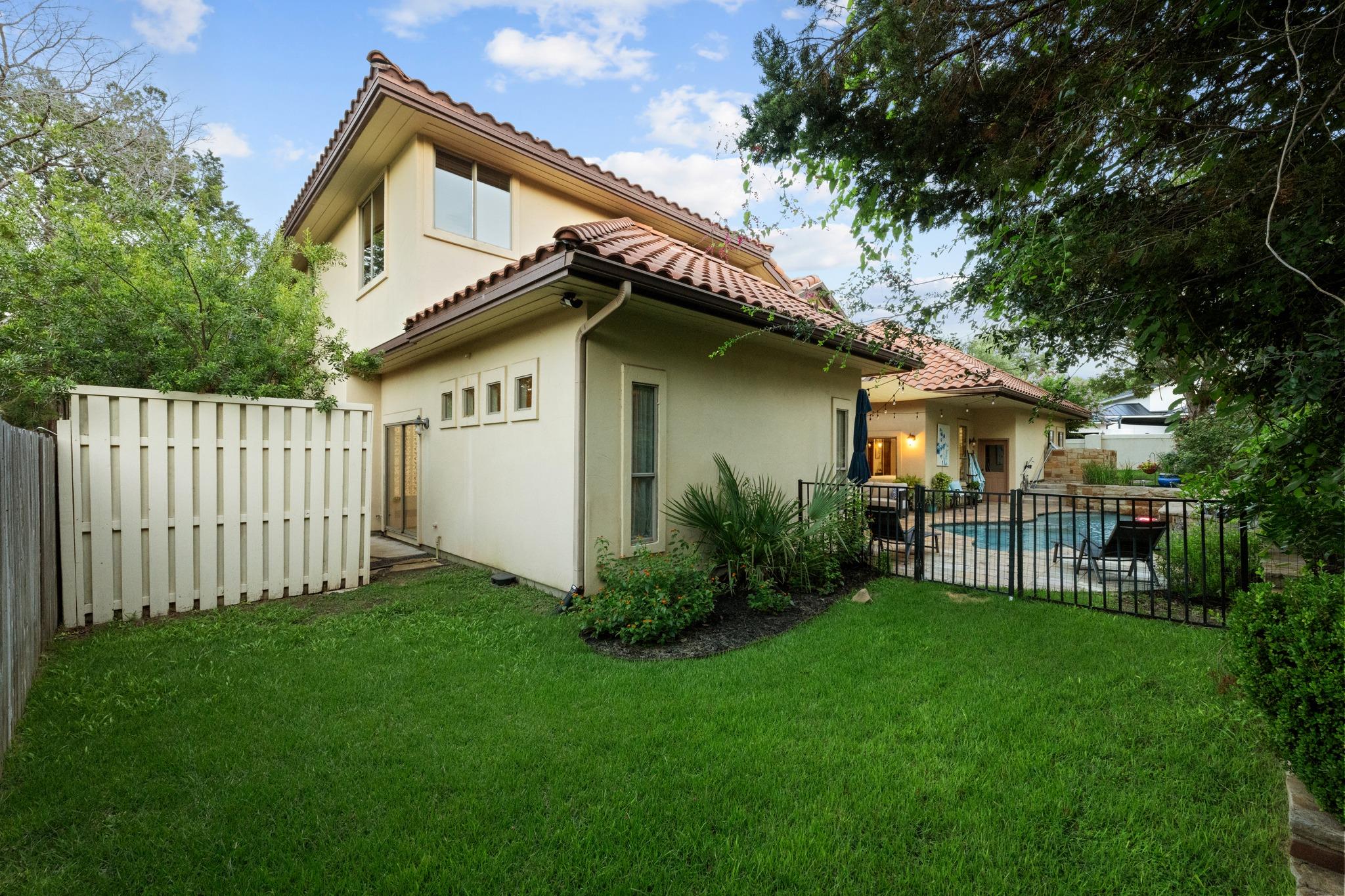 407 HURST CREEK RD
