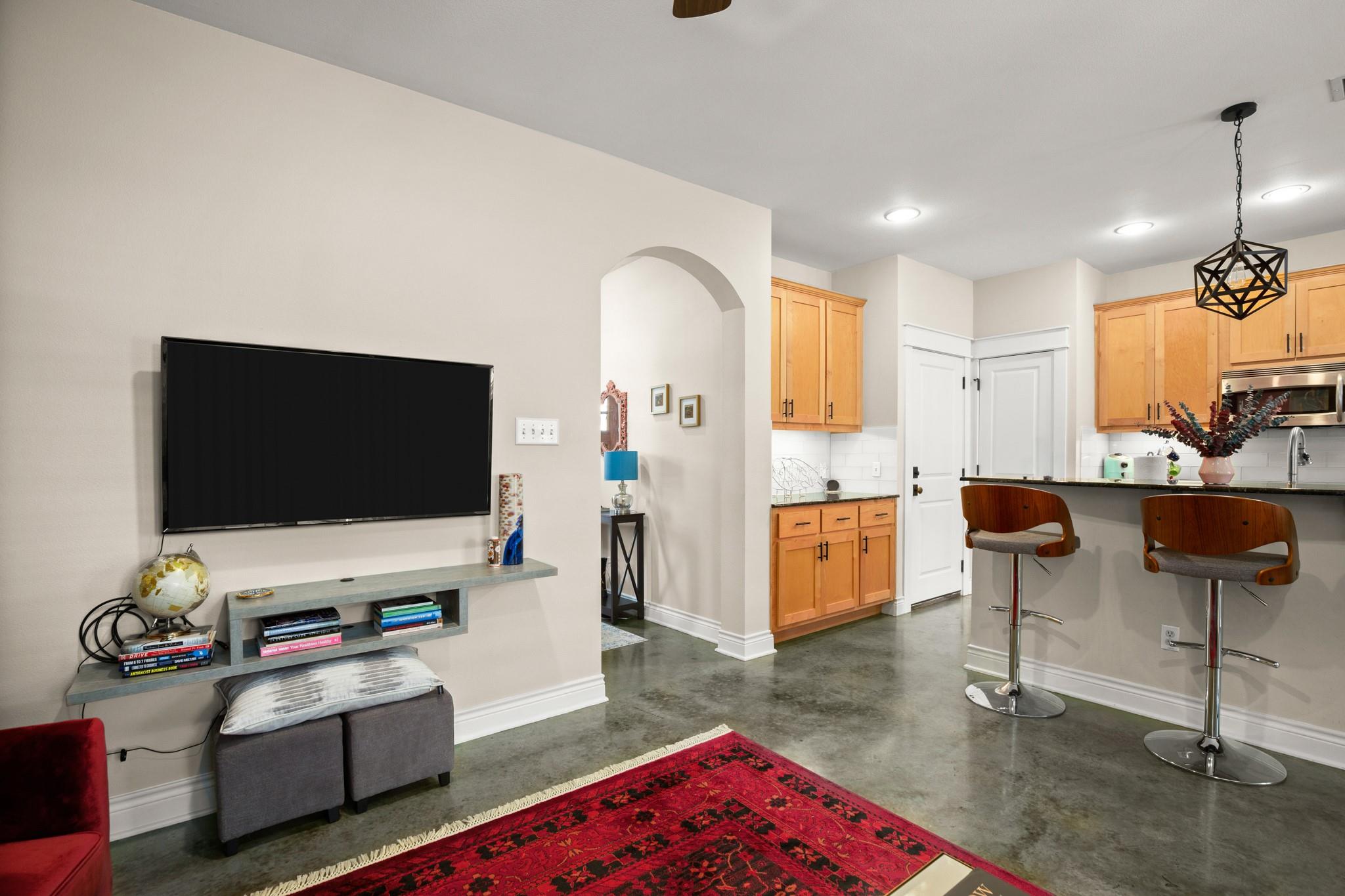 1318 Newning Ave # C